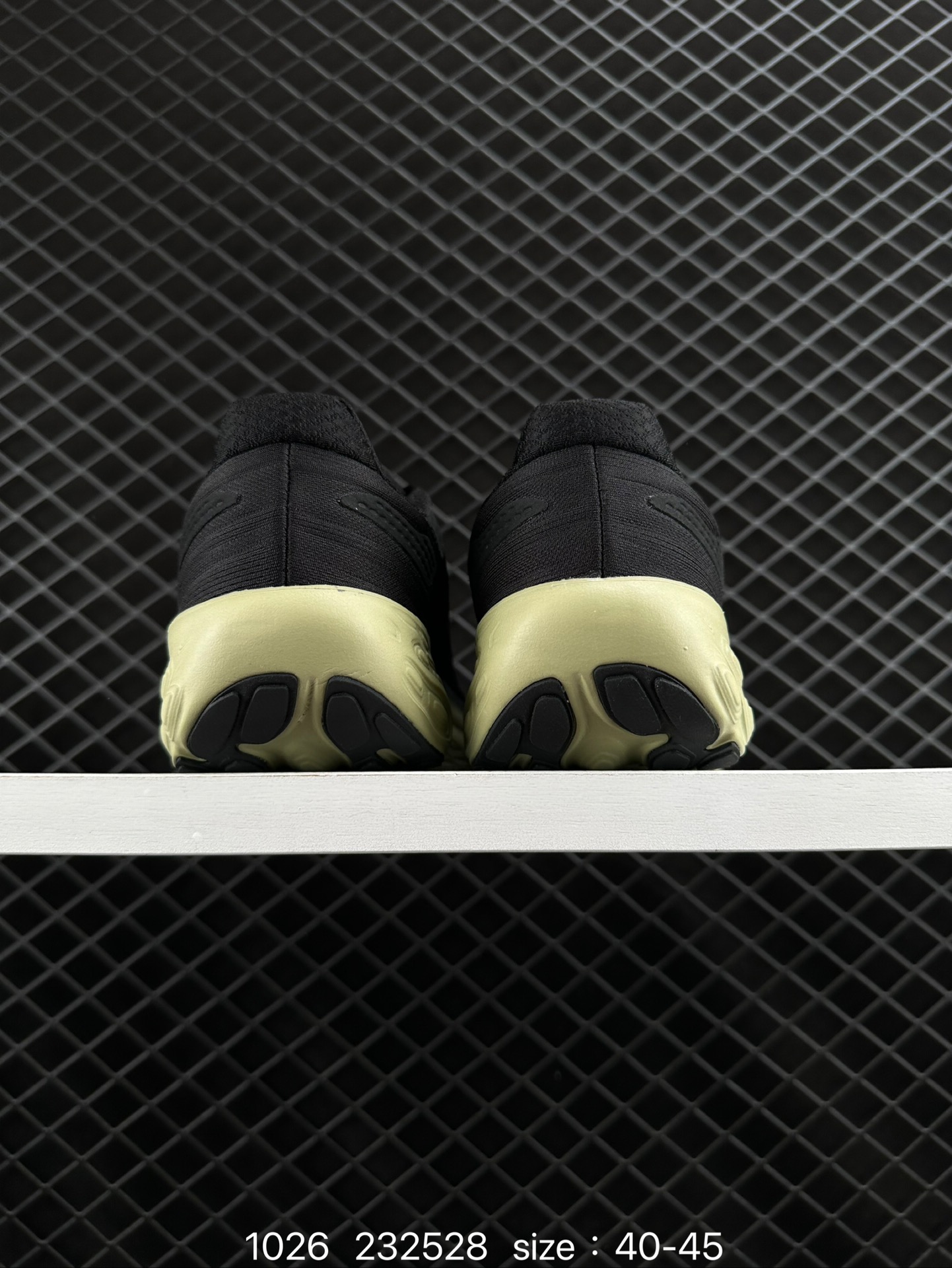 New Balance NB Fresh Foam 轻量跑鞋